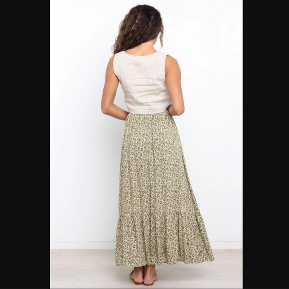 Petal & Pup Devlin Beige Square Neck Cropped Linen Top 4 - Picture 4 of 16